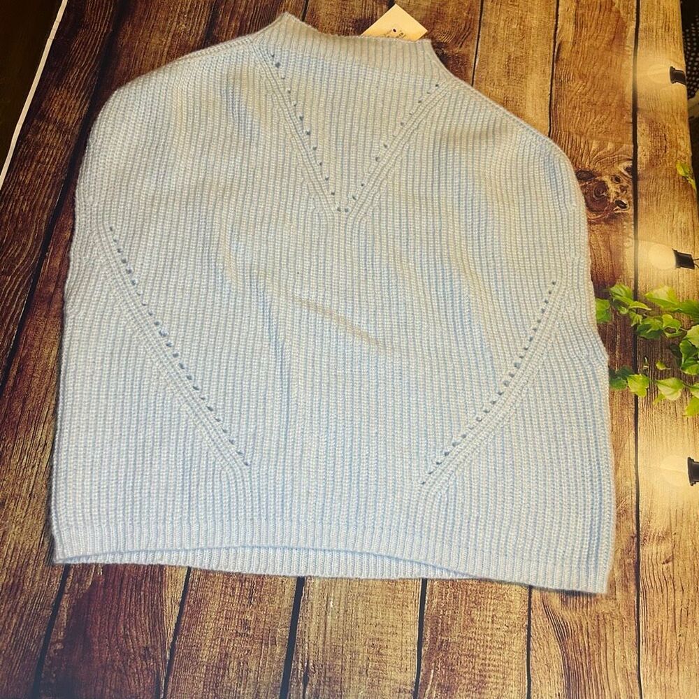 Women’s NWT THML Sweater S/S Shirt Size M